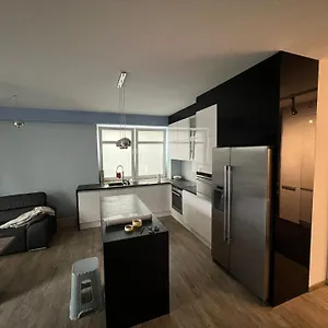 apartament-ze-sonecznym-tarasem-na-wyczno-stadion.warsawhotelspoland.com/